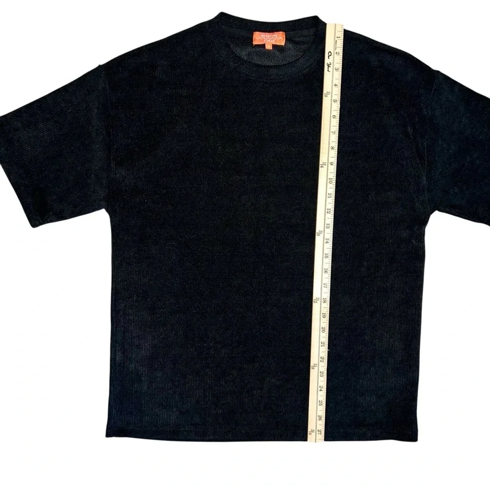 Negative Space Black Ribbed Short Sleeve size Small Oversized